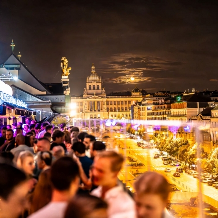 EVJF – Pub Crawl & Disco « Duplex